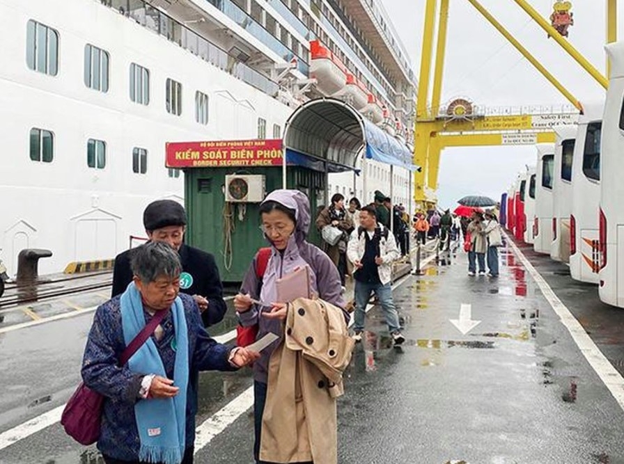 Adora Cruise brings nearly 2,400 international visitors to Da Nang